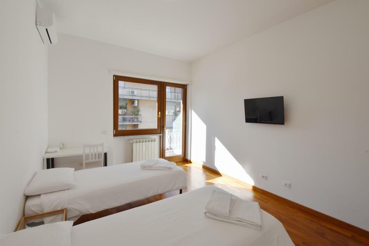 Nice And Warm Rooms Rome Exterior photo