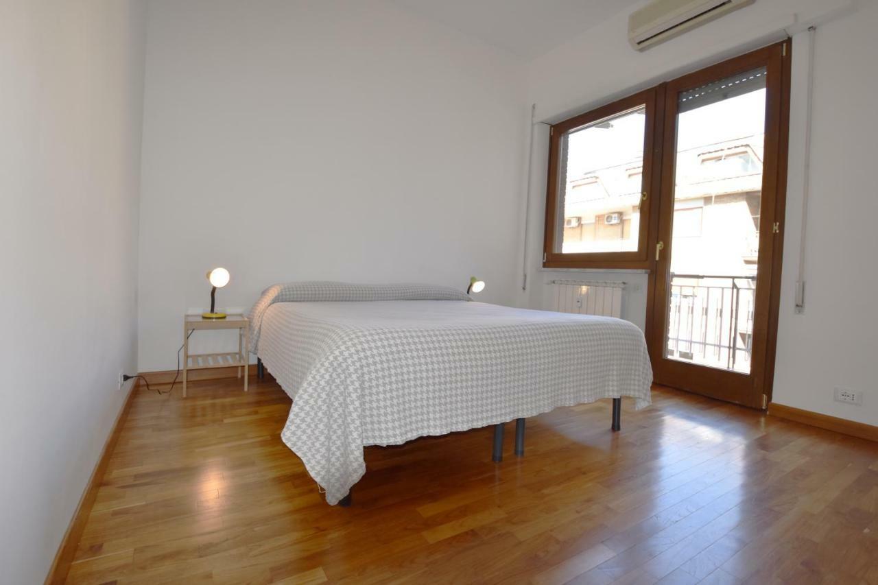 Nice And Warm Rooms Rome Exterior photo