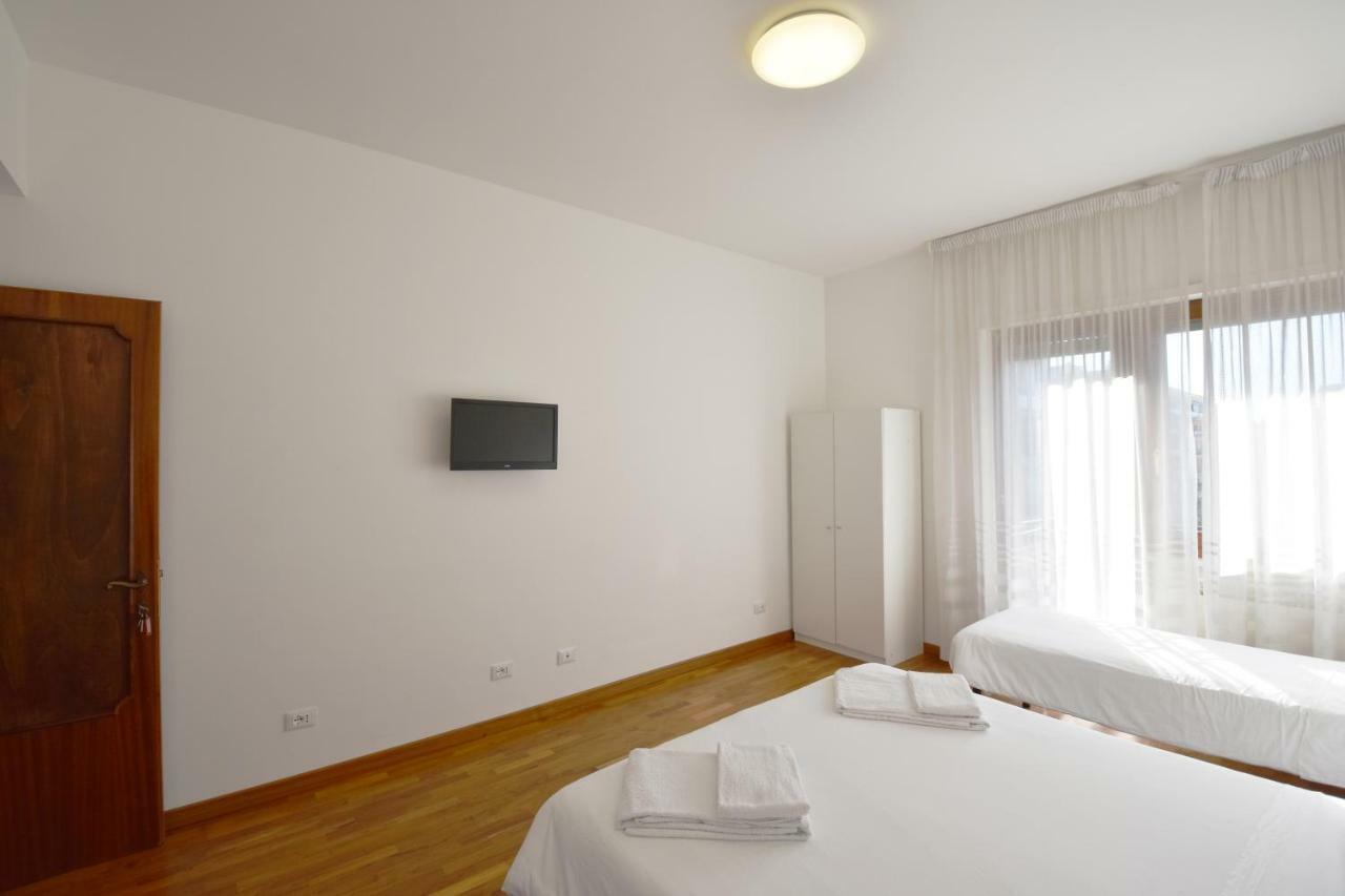 Nice And Warm Rooms Rome Exterior photo