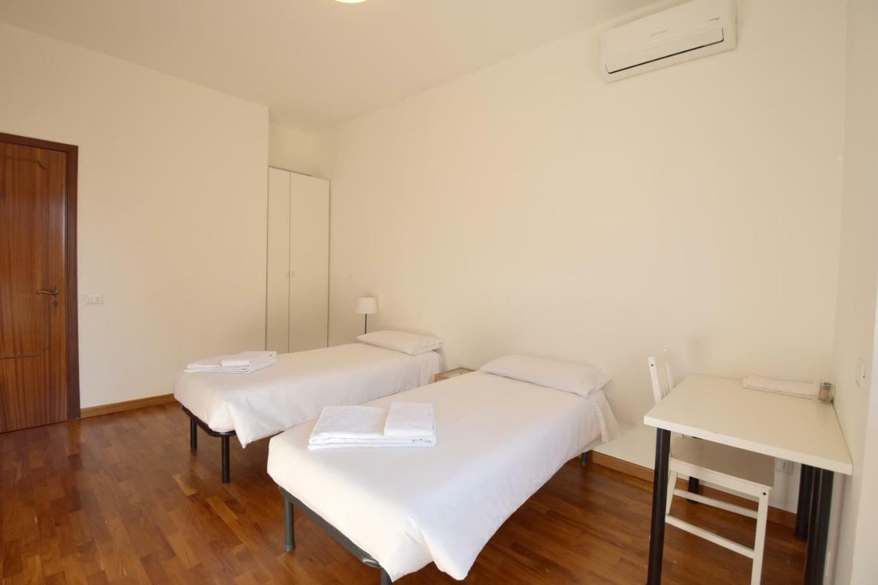Nice And Warm Rooms Rome Exterior photo